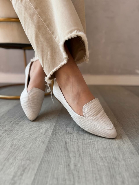 Mocassim feminino Liso rafia off white