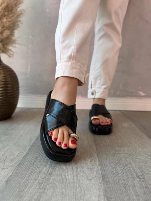 Flatform feminina Eloa preta