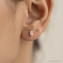 Brinco Banhado a Ouro 18k Zircônia Navete 4x6mm