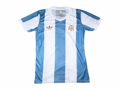 ¡2X1 SELECCION ARGENTINA! - CAMISETA ANIVERSARIO 50 + CAMISETA RETRO 1994 (DE REGALO) en internet