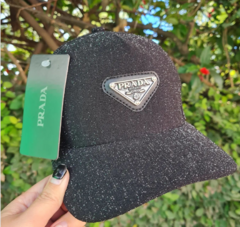 Riñonera Mia con Strass + Gorra Prada de regalo - aerostoreargentina