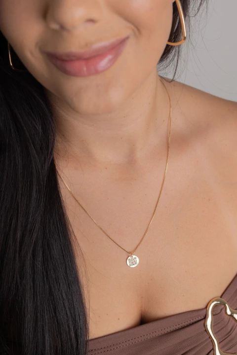 COLAR MEDALHA REDONDA QR CODE PERSONALIZADA OURO - comprar online