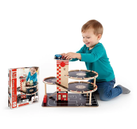 Garage de Juguete de Madera Hape con Pista y Rampas - comprar online