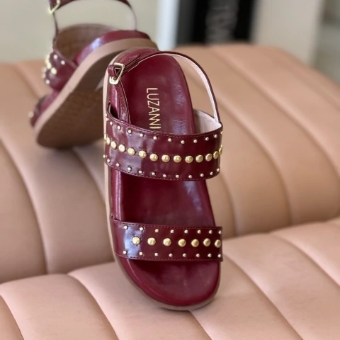 Papete Cleo Com Tachas Madrid Marsala