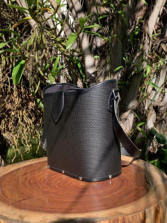 Mateira Ágata em Material Sintético