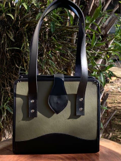 Mateira Safira em Material Sintético - InemoChimas