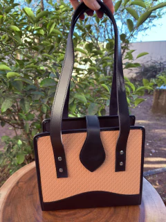 Mateira Safira em Material Sintético - comprar online