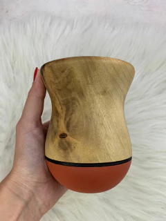 Cuia Bicolor Invertida Para Chimarrão em Madeira Diversas Cores - comprar online