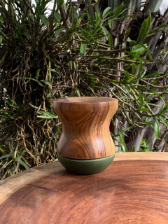 Cuia Bicolor Invertida Para Chimarrão em Madeira Diversas Cores - loja online