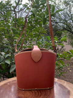 Imagem do Mateira Rubi em Material Sintético