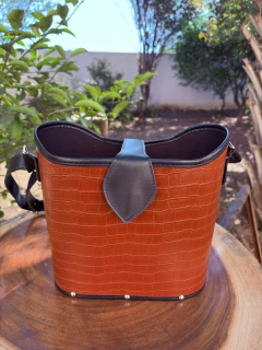 Mateira Ágata em Material Sintético na internet