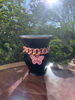 Kit chimarrão: Cuia de Porongo Revestida em Sintético Crocô + Pulseira Luxo na internet