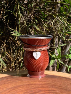 Kit chimarrão: Cuia de Porongo Revestida em Sintético Trançada + Pulseira Vip + Tapa Erva - comprar online