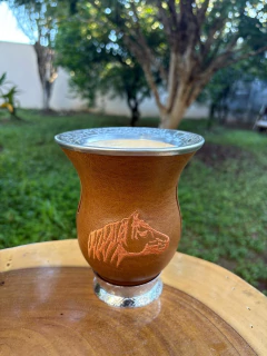 Cuia Colorida de Porongo Bordada Revestida em Material Sintético - comprar online