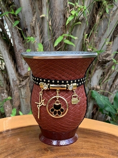 Kit chimarrão: Cuia de Porongo Revestida em Sintético Trançada + Pulseira Premium na internet