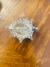 Broche antigo rendado (a parte de trás está quebrada), mas pode ser usado de pingente - comprar online