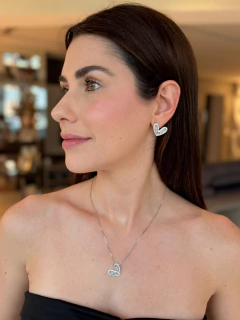 Conjunto de Corações Cravejados com Zircônias Folheado a Ródio Branco - comprar online