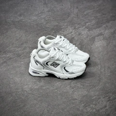 TÊNIS NEW BALANCE 530 - BRANCO/PRATA/GRAFITE