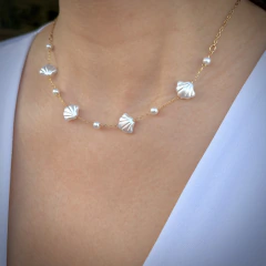 Choker Conchas/Perolas Dourado