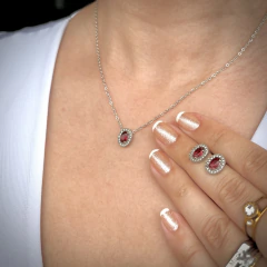 Conjunto Colar + Brinco Pedra Vermelha/Strass