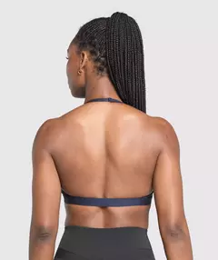 Minimal Halterneck Sports Bra en internet