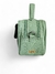 Bolsa feminina transversal baú média na cor verde menta, confeccionada em couro legítimo, com detalhes em zíper e alça.