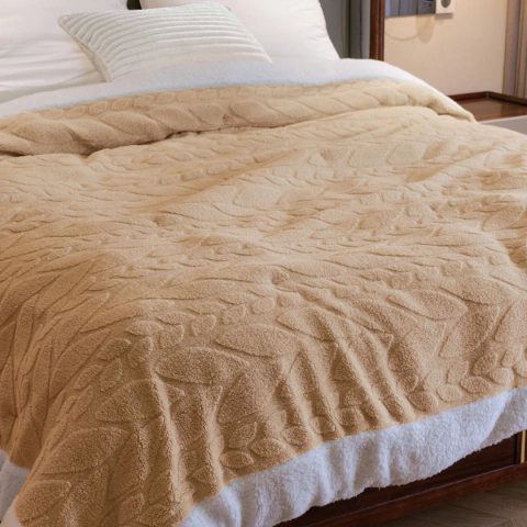 FRAZADA HOTEL JAQUARD C/CORDERITO C/FUNDAS TWIN