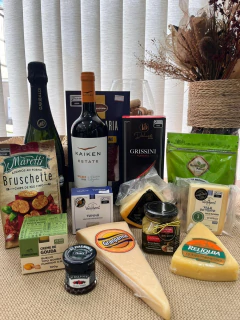 Cesta Vinhos e Queijos VI