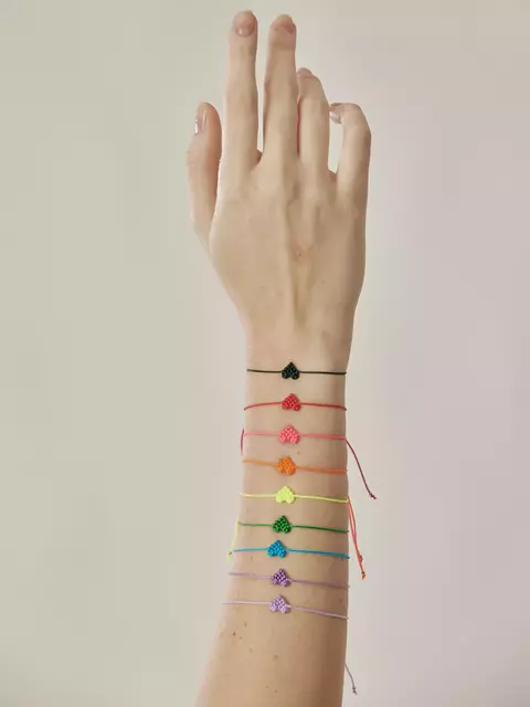 Pulseira Coração de Macramê