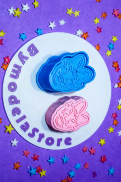 Ejetor e Modelador Para Brigadeiro e Docinhos - Turma do Mickey - Margarida na internet