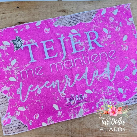 Individual/ repasador "TEJER ME MANTIENE..." - comprar online