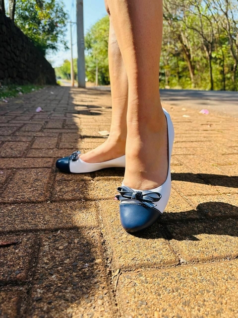 Sapatilha Feminina com Laço Biocolor Branca e Azul