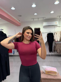 Cropped Poliamida Básico Com Manga Curta Bordo SKU 323 - comprar online