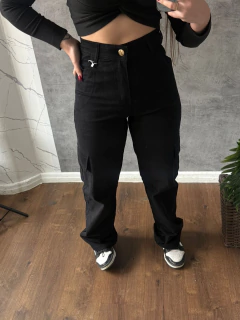 Calça Wide Preta Botão Dorado Etiqueta Marrom SKU 5677 - comprar online