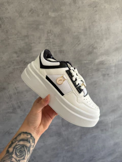 Tênis Sal e Pimenta Branco com Preto Detalhe Pingente SKU 5732 - - comprar online