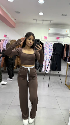 Conjunto Em Suplex Detalhe Branco No Cós e Cropped Manga Longa Gola Quadrada Marrom SKU: 620 - comprar online