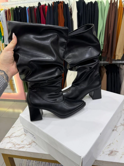 Bota Feminina Cano Alto Slouch Napa Com Salto E Bico Pino Preto SKU 564 - comprar online