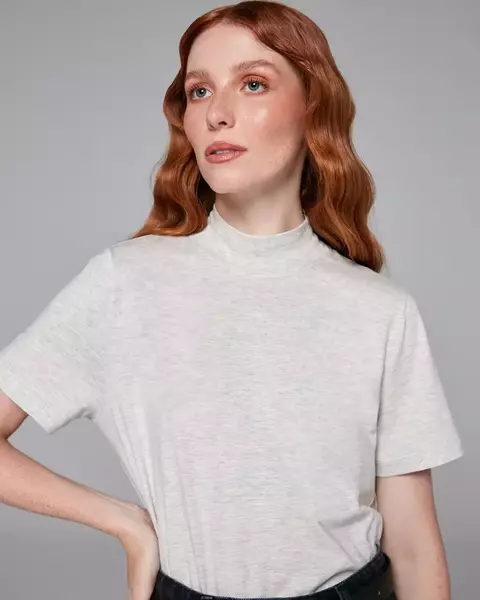 CAMISETA GOLA ALTA MESCLA OAT CAMYS