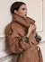 Casaco longo Sarah Camelo Carol Bassi - comprar online
