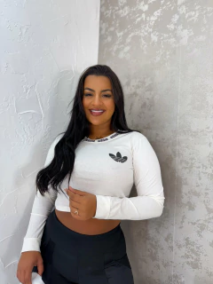 CROPPED ADIDAS MANGA na internet