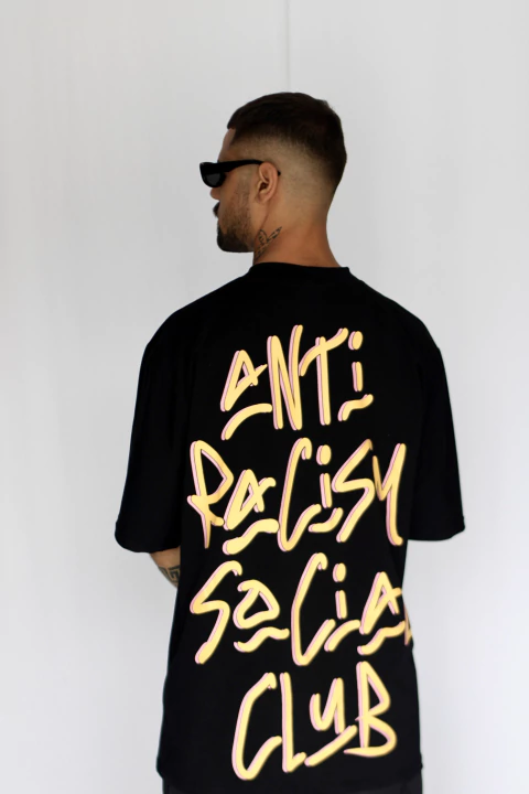 Camiseta Fatsync Anti Racism Social Club - comprar online