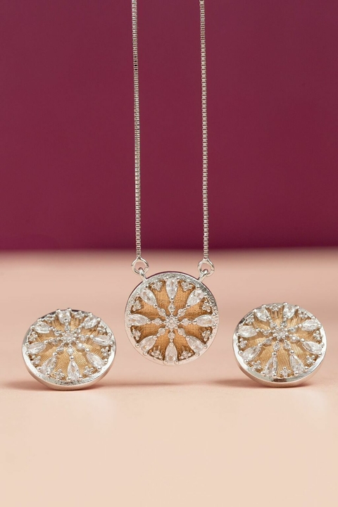 Colar Botão Vazado Bicolor