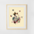 Mujer Mariposa Fondo Beige en internet