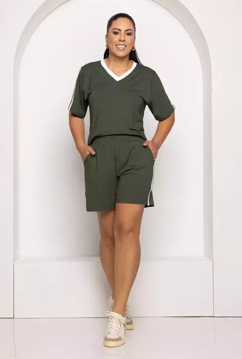 Conjunto Short e Blusa Gola V em Malha Visco Modal com Toque Impecável - Verde Humanidade - comprar online