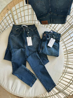 Calça skinny Essencial - Suzy Store