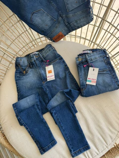 Calça skinny Essencial - Suzy Store