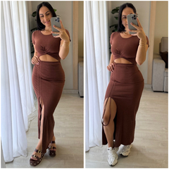 Vestido Canelado Marrom na internet
