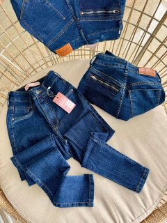 Calça skinny Essencial - Suzy Store