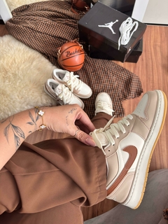 Jordan Low - Caramelo/Rosa