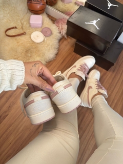 Jordan Low - marfim/rosê - comprar online
